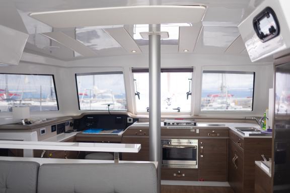 Image of Maya Bay 4 yacht #12