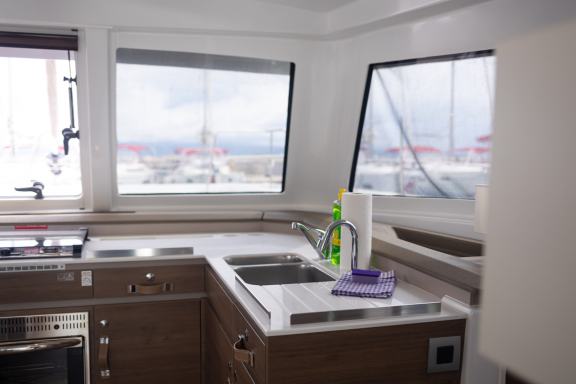 Image of Maya Bay 4 yacht #13