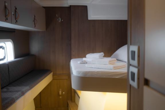 Image of Maya Bay 4 yacht #18