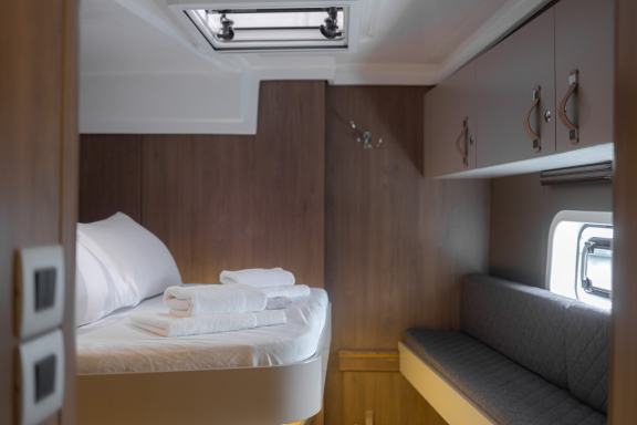 Image of Maya Bay 4 yacht #19