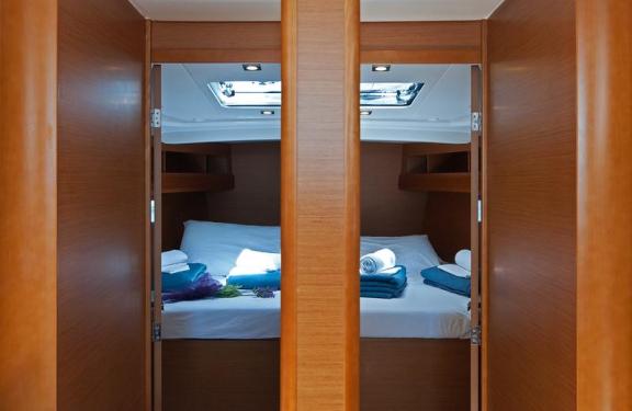 Image of South Kiss yacht #11