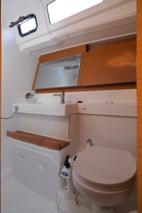 Image of Mystic Kiss yacht #13