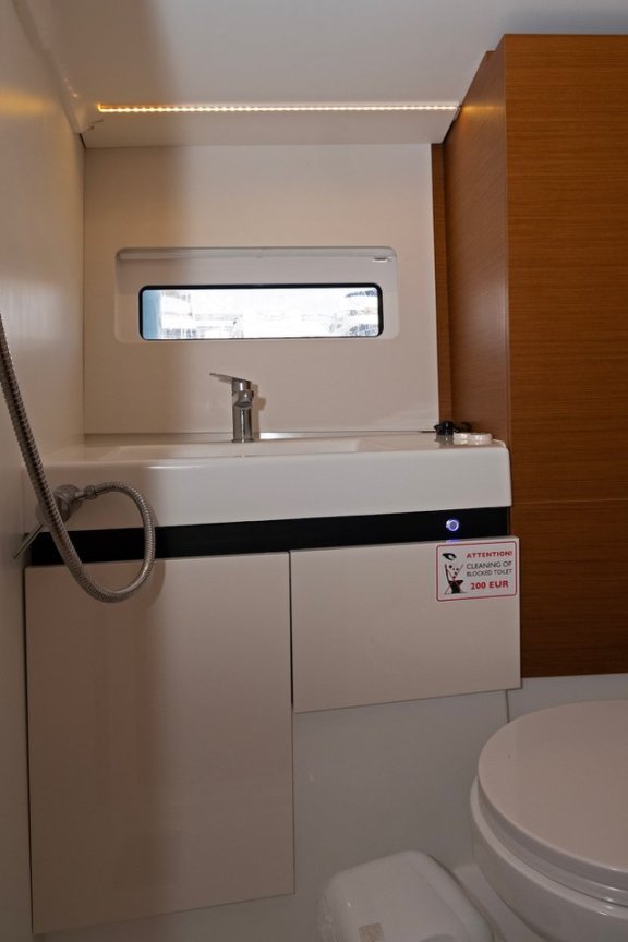 Image of Mystic Kiss yacht #11