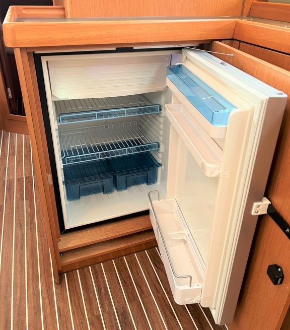 Image of Sunset Breeze yacht #9