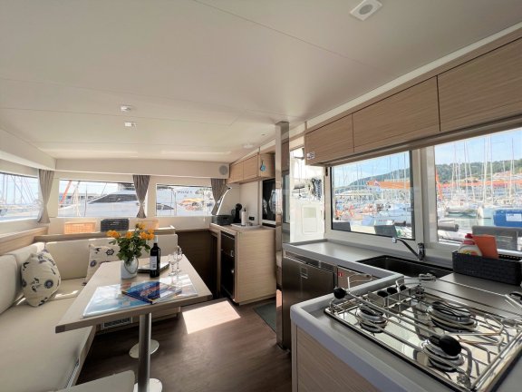 Image of Wind Seeker yacht #21