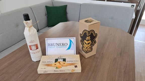 Image of Stairway To Heaven yacht #14