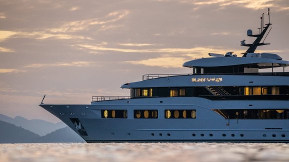 Image of Black Swan yacht #3