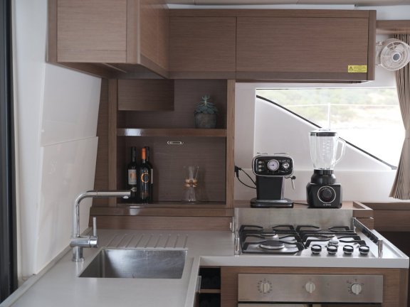 Image of Victoria yacht #23