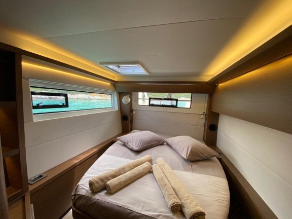 Image of Victoria yacht #31