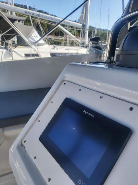 Image of Livka IV yacht #9