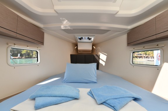 Image of Lauda yacht #13