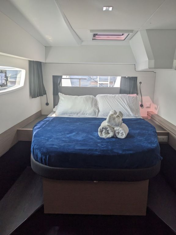 Image of Wayfinder yacht #13