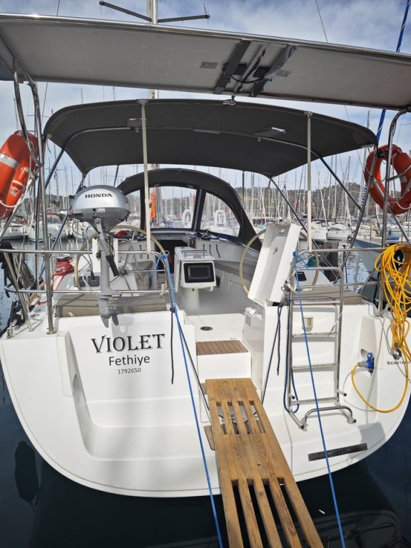 Image of Violet yacht #4