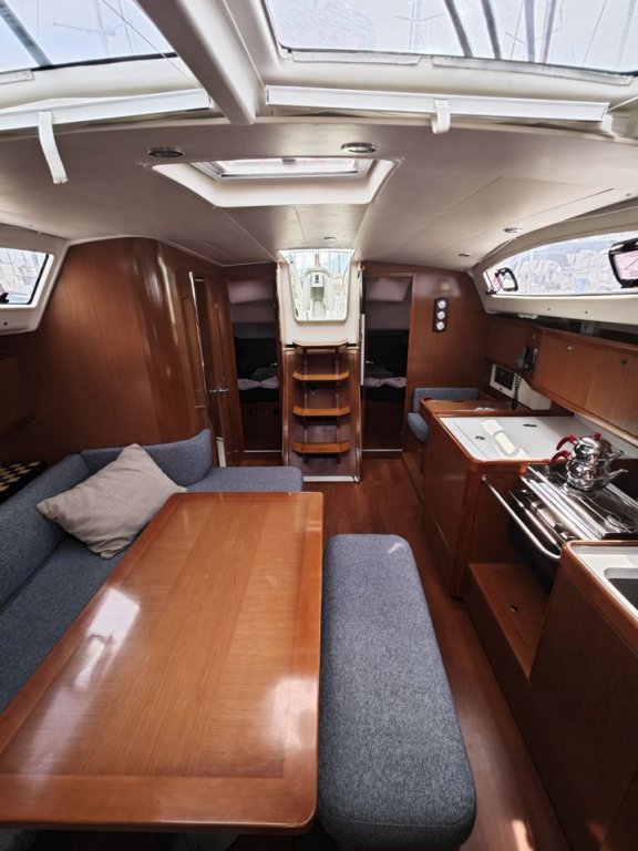 Image of Violet yacht #12