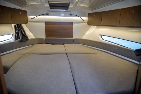 Image of Antares 9 yacht #9