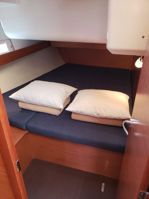 Image of Catch The Wind yacht #9