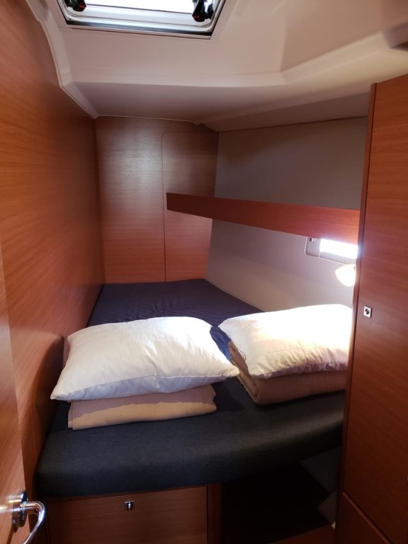 Image of Catch The Wind yacht #8