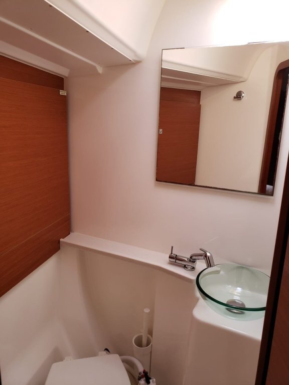 Image of Catch The Wind yacht #11