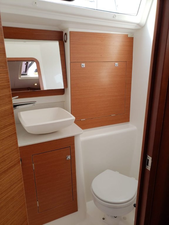 Image of Catch The Wind yacht #10