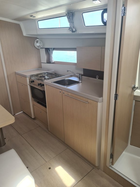 Image of Illuminating yacht #7