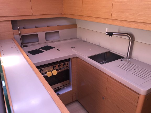 Image of Gryffindor yacht #13