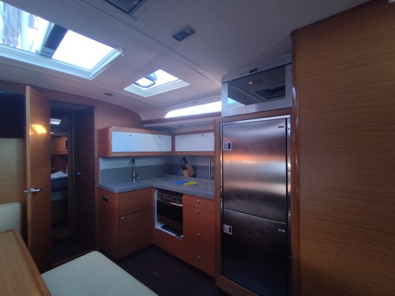 Image of Weasley yacht #13