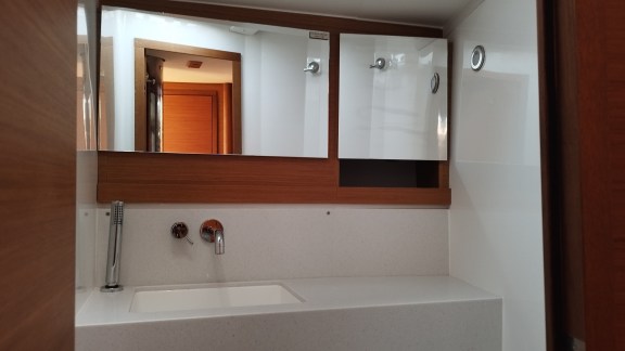 Image of Weasley yacht #18