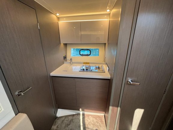 Image of Gran Turismo 36 yacht #9