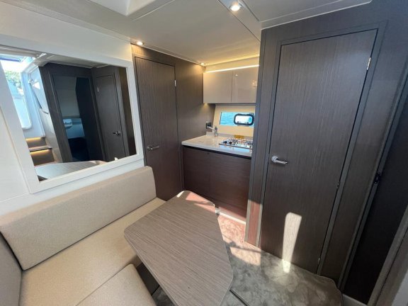 Image of Gran Turismo 36 yacht #8