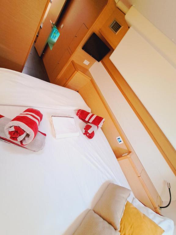 Image of Lluna yacht #20