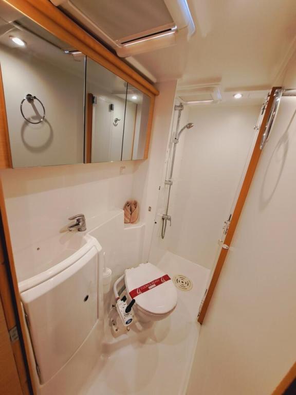 Image of The Mob yacht #16