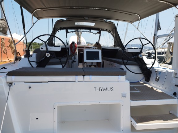 Image of Thymus yacht #3