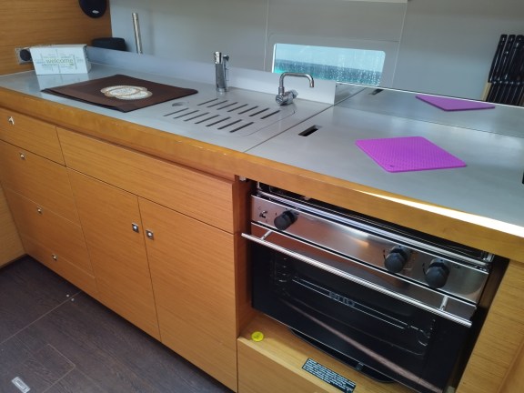 Image of Thymus yacht #7