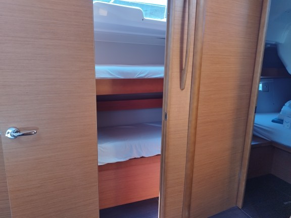 Image of Thymus yacht #13