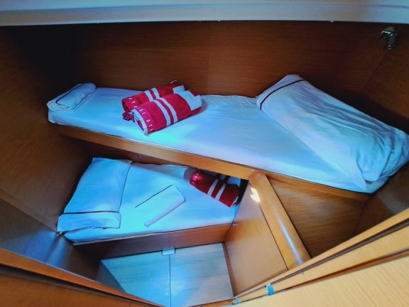 Image of Mientras Tanto yacht #17