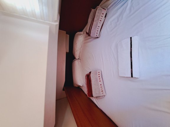 Image of Mientras Tanto yacht #20