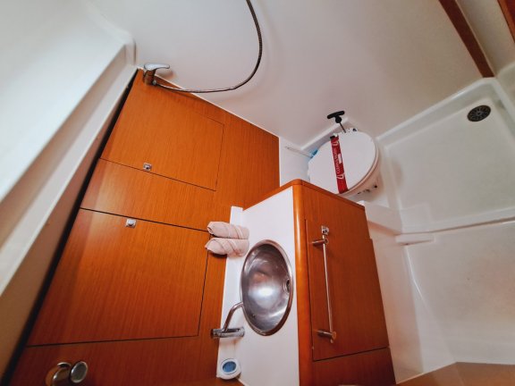 Image of Mientras Tanto yacht #23