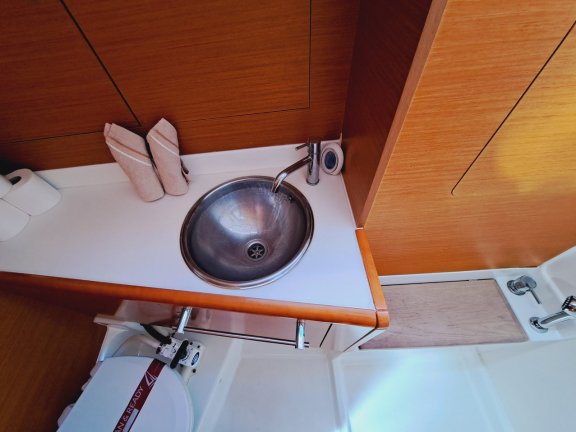 Image of Mientras Tanto yacht #24