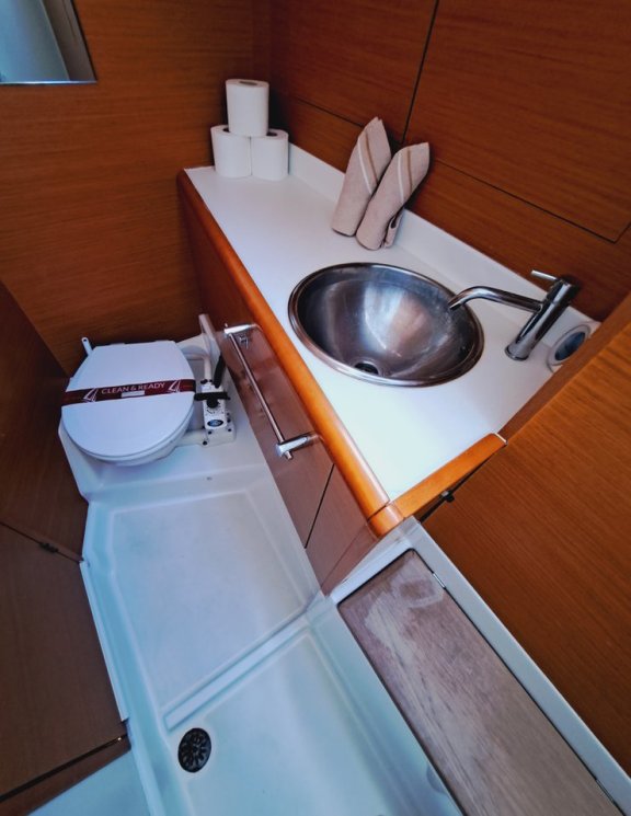 Image of Mientras Tanto yacht #21