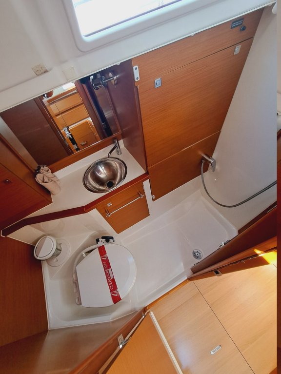 Image of Emilina yacht #16