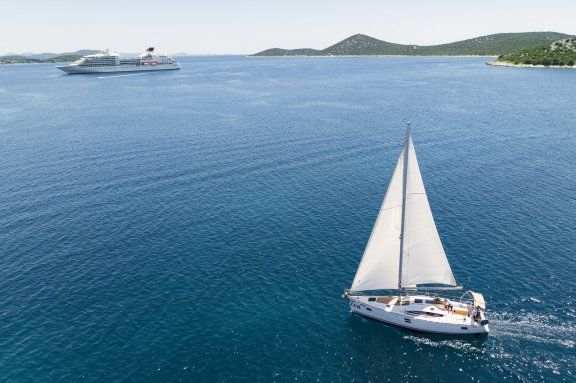 Image of No Limits yacht #11