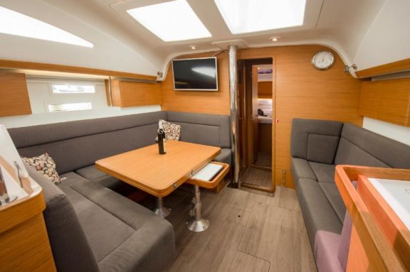 Image of No Limits yacht #30