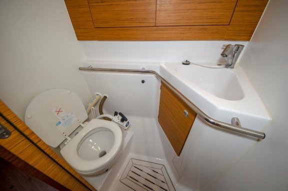 Image of No Limits yacht #36