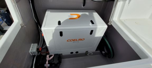 Image of Blue Navy yacht #26