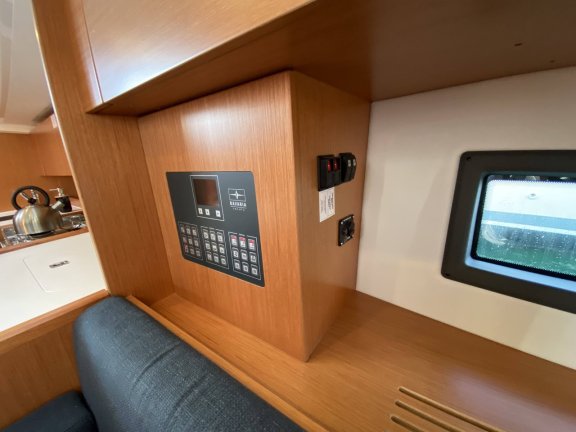 Image of Aeolus yacht #12