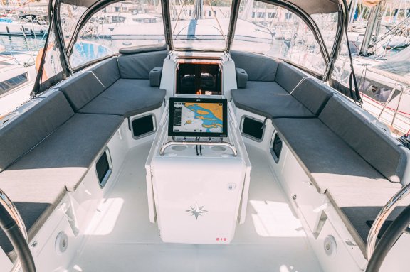 Image of El Yelmo yacht #3