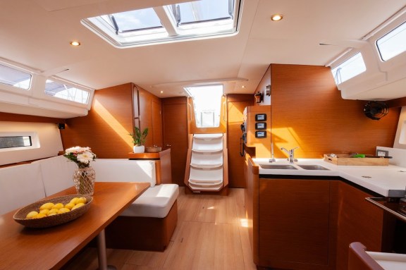 Image of Wu Wei yacht #7