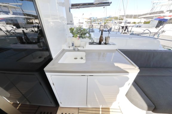 Image of Serendipity yacht #13
