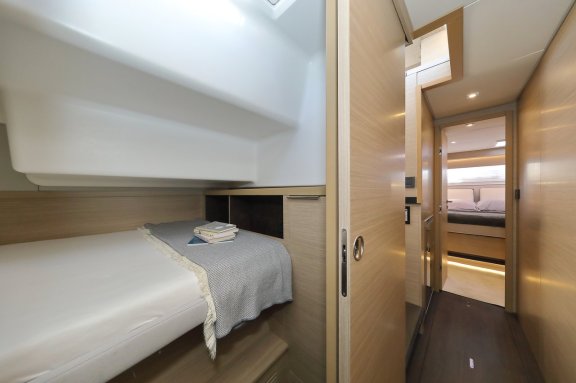 Image of Serendipity yacht #27