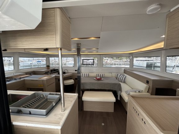 Image of Astraeus yacht #12